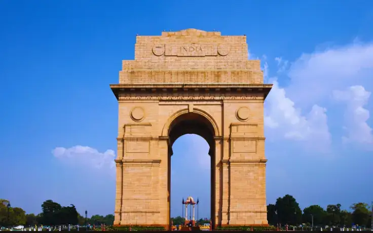 India Gate at night – Starting point of golden triangle tour 3 days with Namaste Yatra Tours.