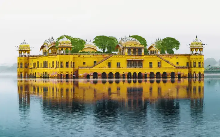 Jal Mahal in Jaipur – scenic view on Golden Triangle Tour 4 Days