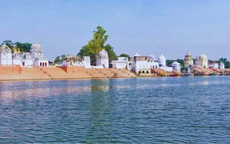 Bateshwar Ghat in Uttar Pradesh with a row of ancient Shiva temples – part of the Taj Mahal Chambal Bateshwar day tour by Namaste Yatra Tours