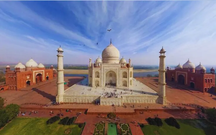 Taj Mahal in Agra during daylight – featured in the Taj Mahal Chambal Bateshwar day tour by Namaste Yatra Tours