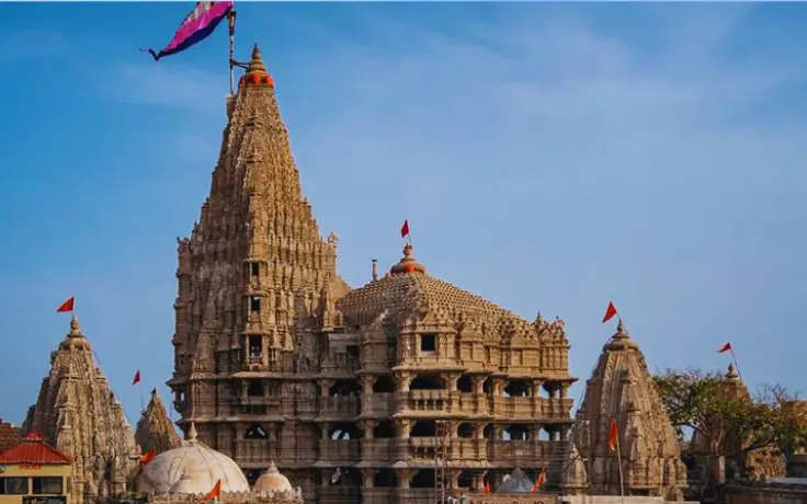 Dwarkadhish Temple Mathura – 3 Days Delhi Mathura Vrindavan Agra Tour by Namaste Yatra Tours